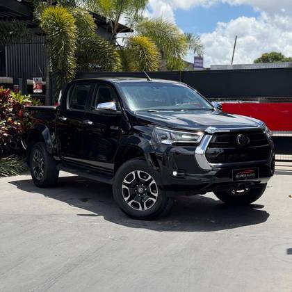 TOYOTA HILUX 2.8 D-4D TURBO DIESEL CD SRX 4X4 AUTOMÁTICO